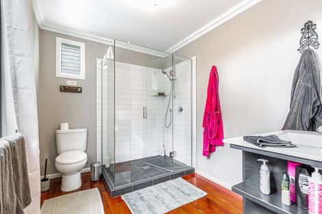 Photo of property in 70 Mahana Road, Waimauku, 0881