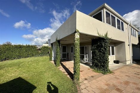 Photo of property in 2/23 Bernleigh Terrace, West Harbour, Auckland, 0618