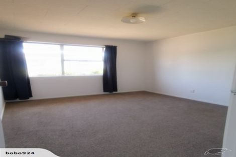 Photo of property in 5 Cockayne Crescent, Sunnynook, Auckland, 0620