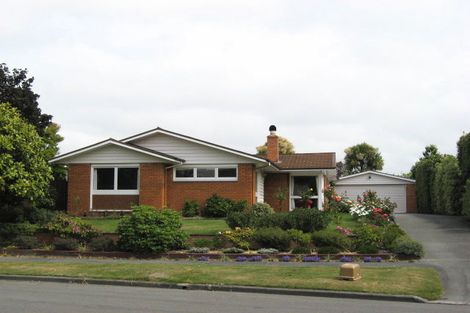 Photo of property in 27 Hillcrest Place, Avonhead, Christchurch, 8042