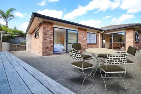 Photo of property in 8 Vintage Drive, Henderson, Auckland, 0612