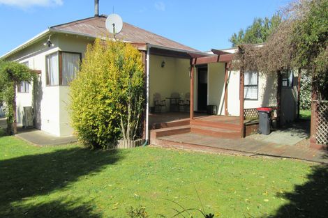 Photo of property in 90 Rhodes Street, Waimate, 7924