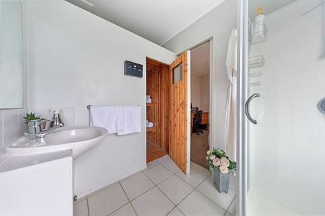 Photo of property in 30 Simon Owen Place, Golflands, Auckland, 2013