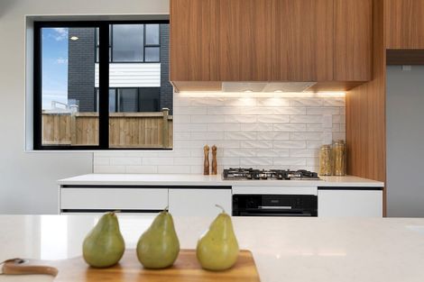 Photo of property in 19 Paihere Street, Huapai, Kumeu, 0810