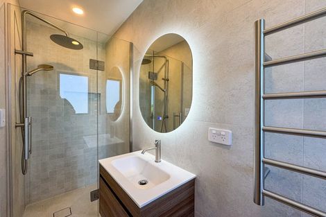 Photo of property in 19c House Avenue, Mangere Bridge, Auckland, 2022