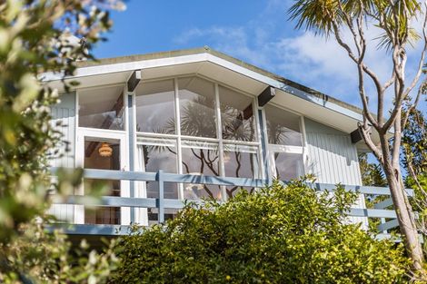 Photo of property in 20 Puriri Street, Eastbourne, Lower Hutt, 5013