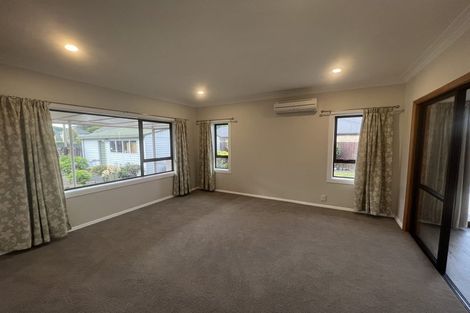 Photo of property in 32 Avonhead Road, Avonhead, Christchurch, 8042
