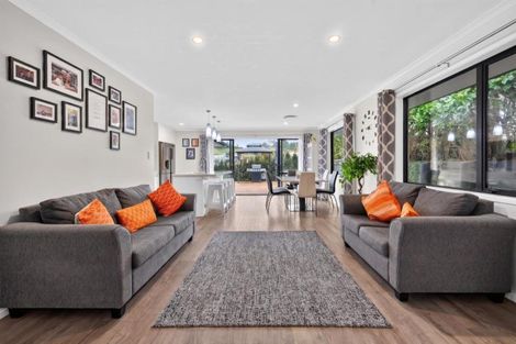 Photo of property in 40 Boocock Crescent, Orewa, 0931