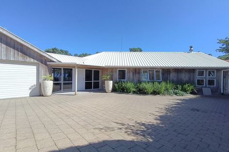 Photo of property in 16a Russell Drive, Oakura, 4314