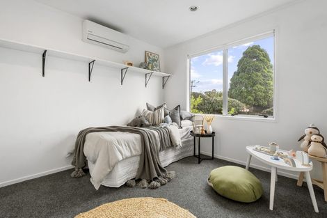 Photo of property in 36 Aldern Road, Massey, Auckland, 0614