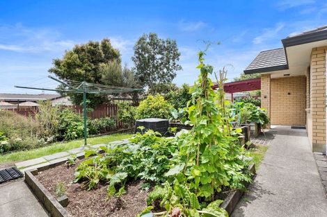 Photo of property in 3 Carling Avenue, Massey, Auckland, 0614
