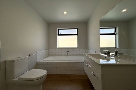 Photo of property in 98 Spur Ridge Rise, Jacks Point, 9371