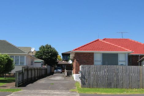 Photo of property in 2/26 Shakespeare Road, Milford, Auckland, 0620