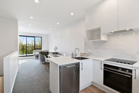 Photo of property in 3 Meg Lane, Glen Eden, 0602