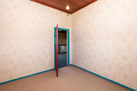 Photo of property in 60 Cliff Road, Te Karaka, 4022