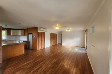 Photo of property in 18 School Road, Riverhead, 0820