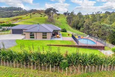 Photo of property in 64 Kaipara Coast Highway, Helensville, Kaukapakapa, 0871