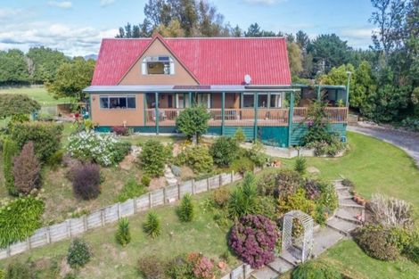 Photo of property in 246 Heatherlea East Road, Levin, 5571