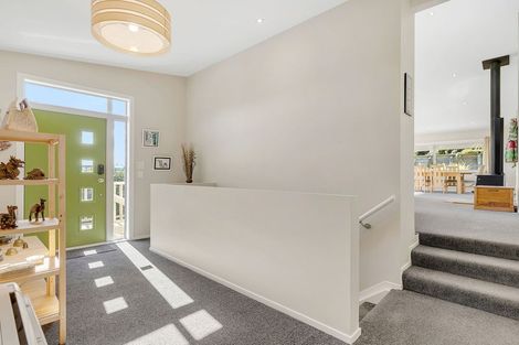 Photo of property in 7 View Road, Titahi Bay, Porirua, 5022