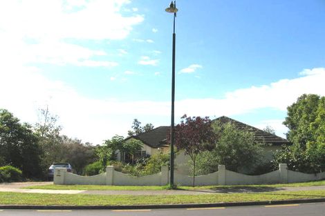 Photo of property in 25 Goldfinch Rise, Unsworth Heights, Auckland, 0632