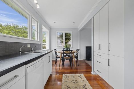 Photo of property in 3 London Terrace, Welbourn, New Plymouth, 4312