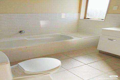 Photo of property in 28 Crossandra Drive, Mangere, Auckland, 2022