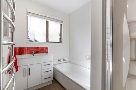 Photo of property in 408 Ocean Road, Whangamata, 3620