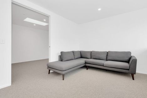 Photo of property in 11 Otira Place, Awapuni, Palmerston North, 4412