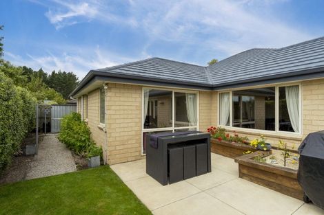 Photo of property in 11 Hoihere Place, Parklands, Christchurch, 8083