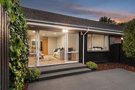 Photo of property in 2/19 Hewitts Road, Merivale, Christchurch, 8014