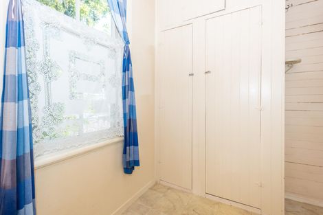 Photo of property in 60 Cliff Road, Te Karaka, 4022