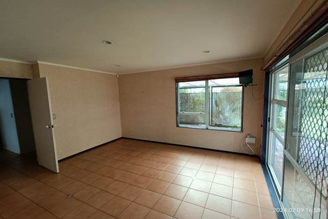 Photo of property in 6 Bass Street, West Harbour, Auckland, 0618