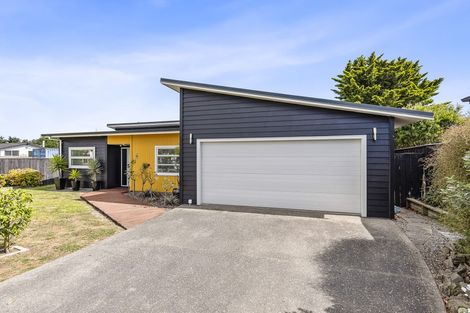 Photo of property in 51 Gawler Street, Te Horo Beach, Otaki, 5581