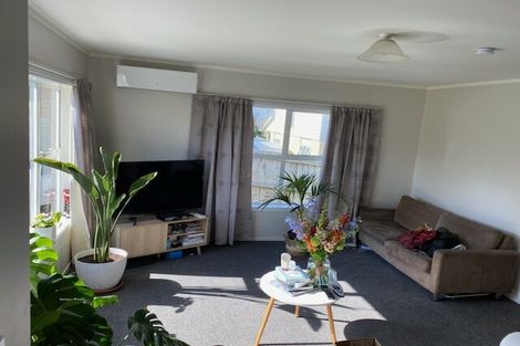 Photo of property in 1/22 Norcross Avenue, Henderson, Auckland, 0612