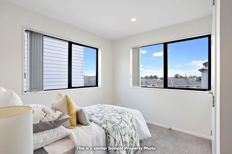 Photo of property in 1/60 Kelman Road, Kelston, Auckland, 0602