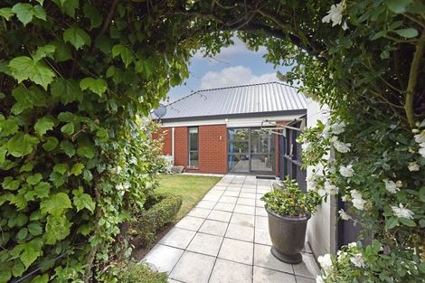 Photo of property in 2/6 Gatonby Place, Avonhead, Christchurch, 8042