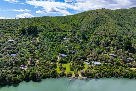 Photo of property in 257 Queen Charlotte Drive, Havelock, 7281