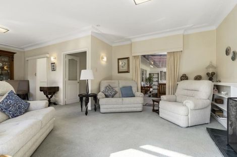 Photo of property in 1/290 East Coast Road, Forrest Hill, Auckland, 0620