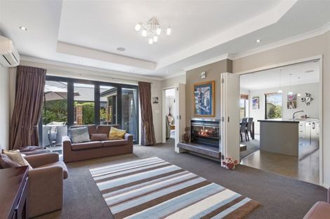 Photo of property in 28 Bottle Lake Drive, Parklands, Christchurch, 8083