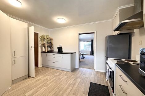 Photo of property in 2/54 Titirangi Road, New Lynn, Auckland, 0600