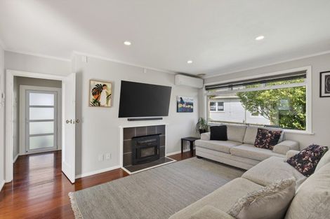 Photo of property in 10 Holford Street, Westown, New Plymouth, 4310