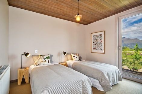 Photo of property in 5 Flynn Lane, Arrowtown, 9302