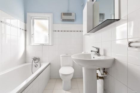 Photo of property in 16 Upland Road, Kelburn, Wellington, 6012