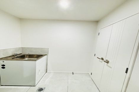 Photo of property in 1/2 Smiths Avenue, Papakura, 2110