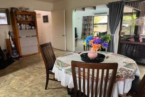 Photo of property in 2/4 Lyons Avenue, Murrays Bay, Auckland, 0630