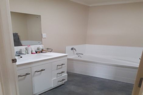 Photo of property in 17 Heatherlea Heights, Feilding, 4702