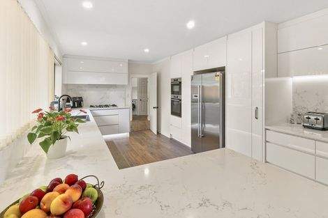 Photo of property in 14 Framalda Place, Conifer Grove, Takanini, 2112