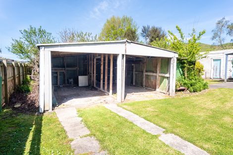 Photo of property in 60 Cliff Road, Te Karaka, 4022