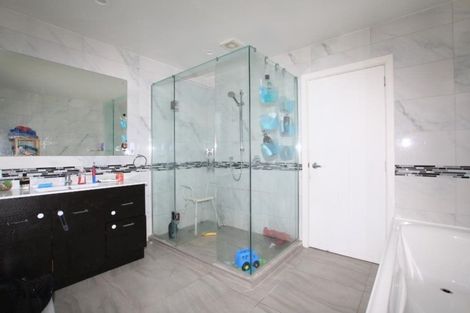 Photo of property in 23 Benton Place, Manurewa, Auckland, 2102