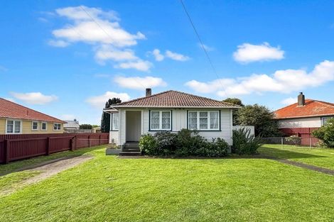 Photo of property in 64 Harper Street, Gonville, Whanganui, 4501